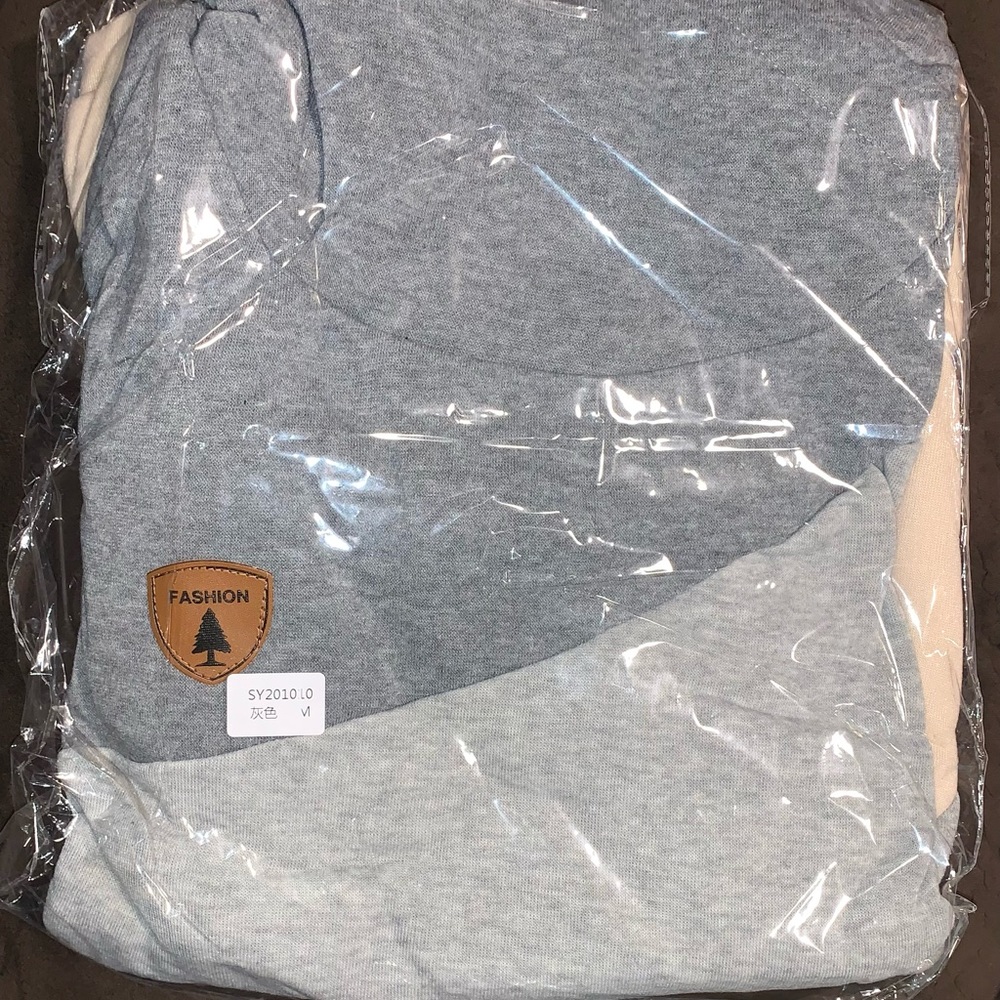 Hooded Gray Block Pattern Sweater - Picture 2 of 4